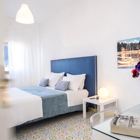 Amore Rentals - Appartamento Erica ซอร์เรนโต ภายนอก รูปภาพ